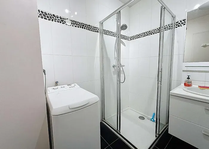 アパート Moderne Avec Terrasse Et Parking, Au Coeur De Granville, A Deux Pas De La ! - Fr-1-361-77 グランビル