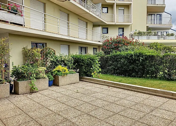 Moderne Avec Terrasse Et Parking, Au Coeur De Granville, A Deux Pas De La ! - Fr-1-361-77 公寓