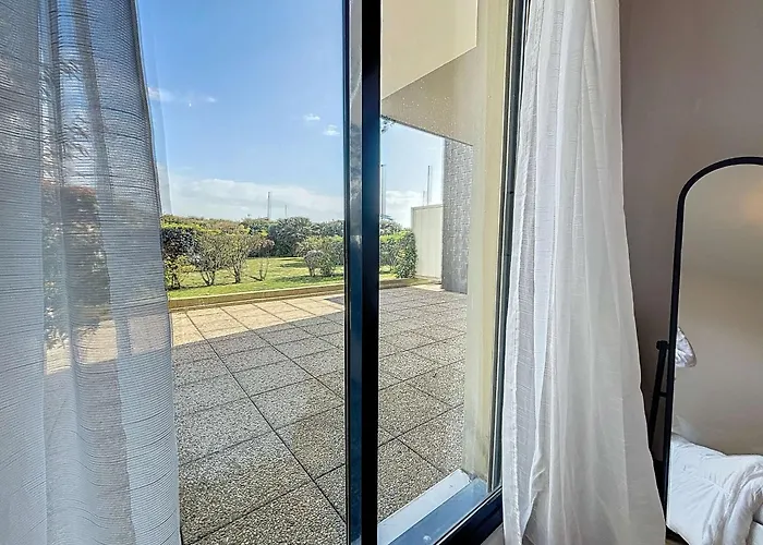 Moderne Avec Terrasse Et Parking, Au Coeur De Granville, A Deux Pas De La ! - Fr-1-361-77 דירה *