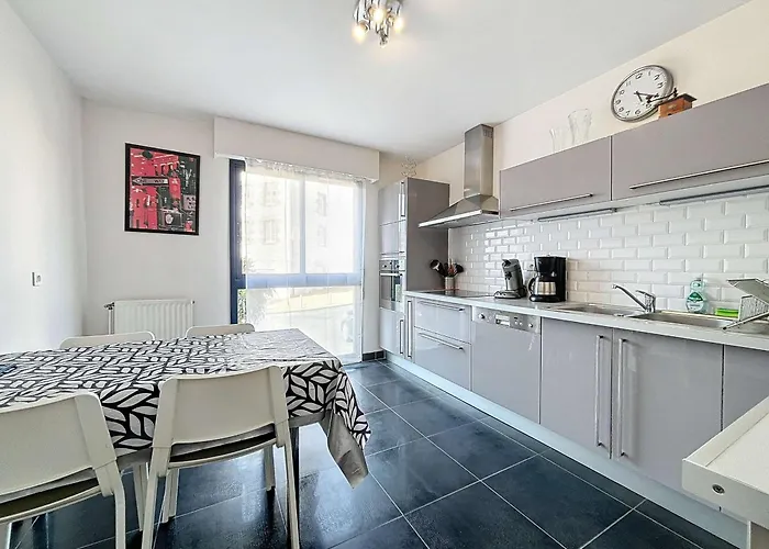 דירה Moderne Avec Terrasse Et Parking, Au Coeur De Granville, A Deux Pas De La ! - Fr-1-361-77 גראנוויל